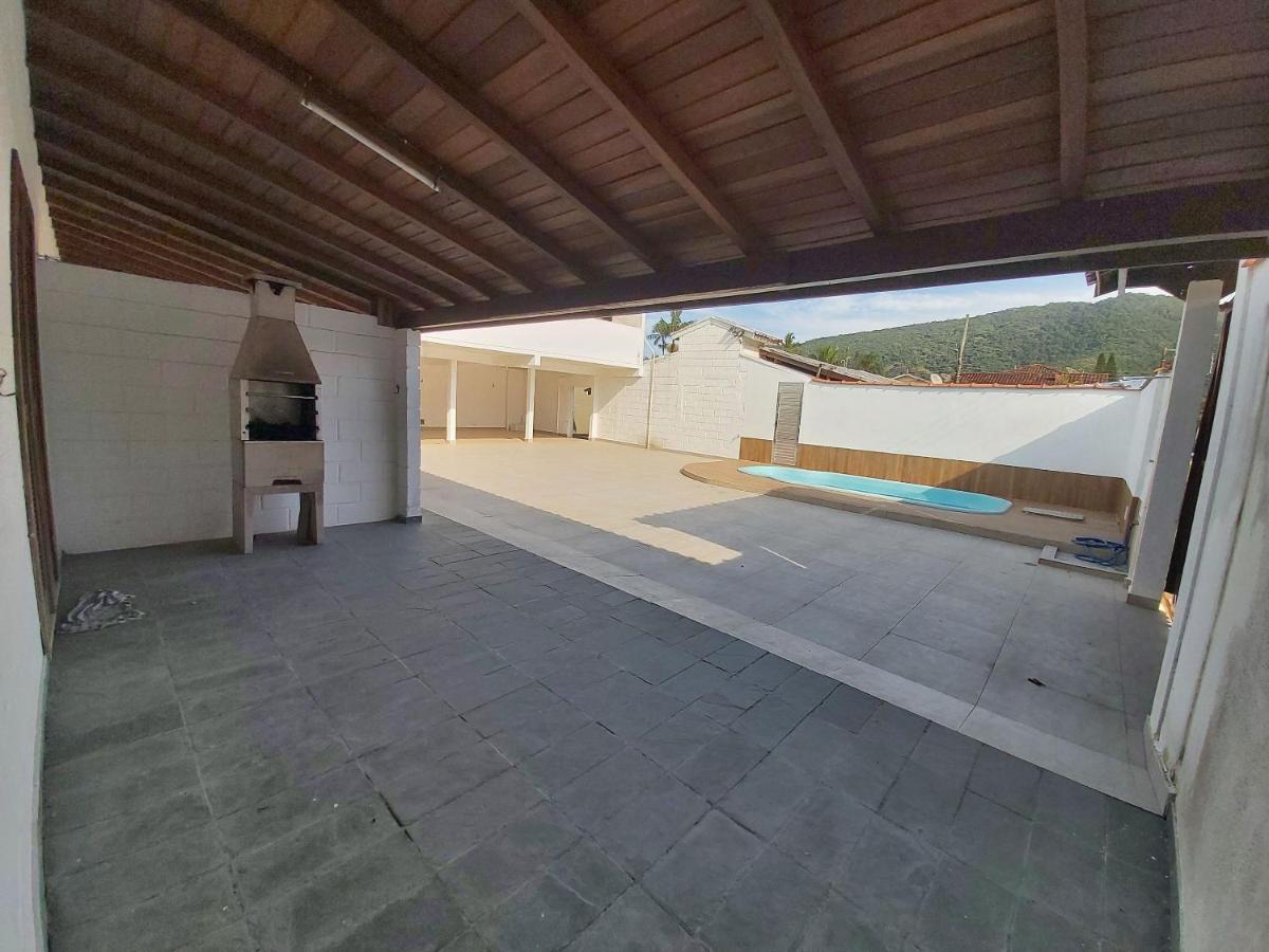 Chalet 0006.01 - Maranduba - Chale - 1 Dorm - 5 Pess - 3 Quadras Do Mar - Piscina Coletiva - Wifi *